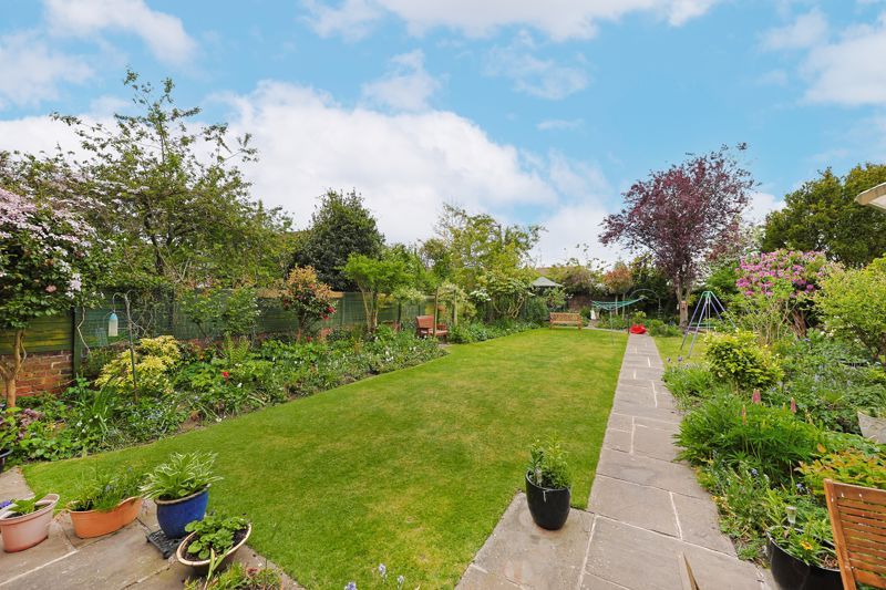 Property photo 3 of 25 Garden