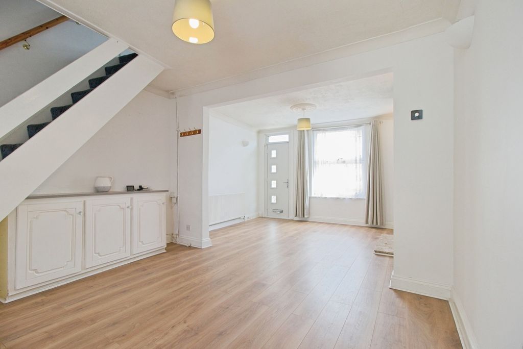 Property photo 2 of 13 Pbox-Img.Jpg