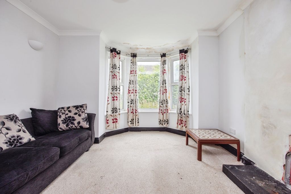 Property photo 3 of 17 Photo
