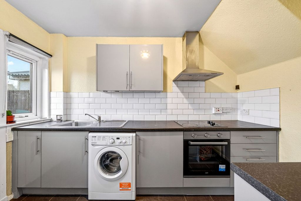 Property photo 3 of 29 Kitchen