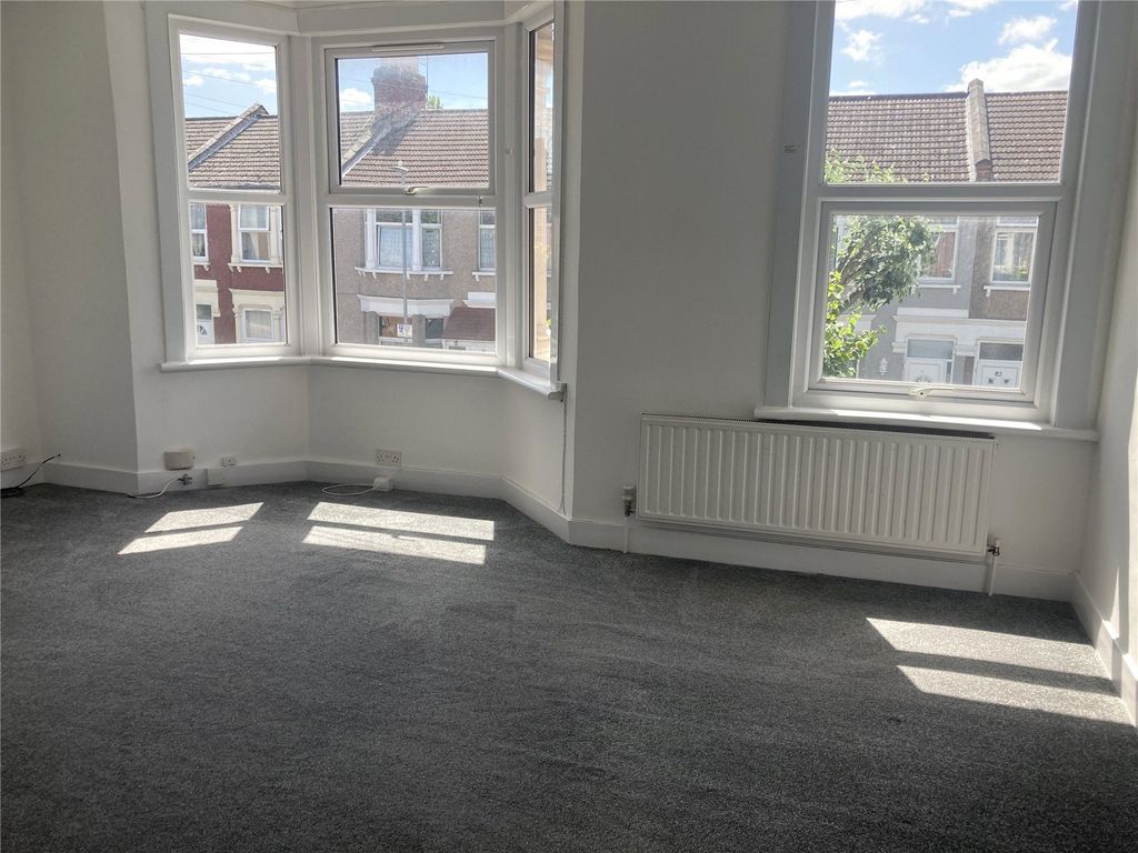 Property photo 3 of 11 Picture No. 06