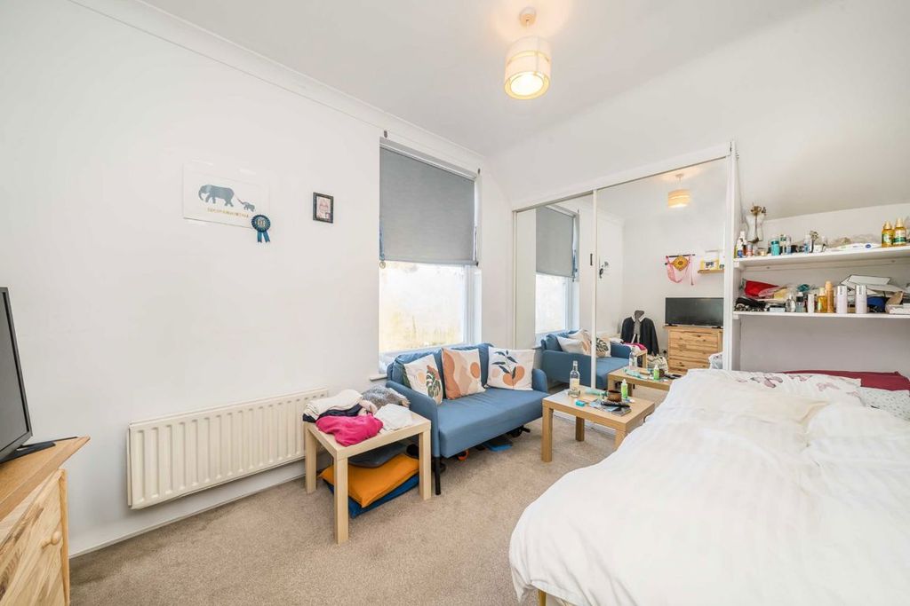 Property photo 2 of 5