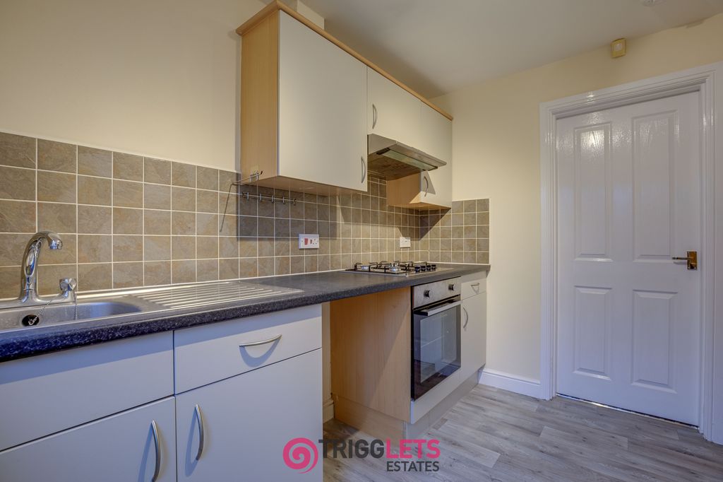 Property photo 2 of 24