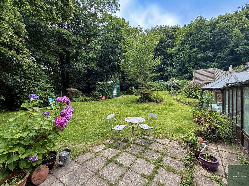 Property photo 3 of 34