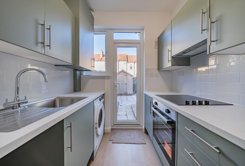 Property photo 2 of 14 1394737-18-695Bdc...