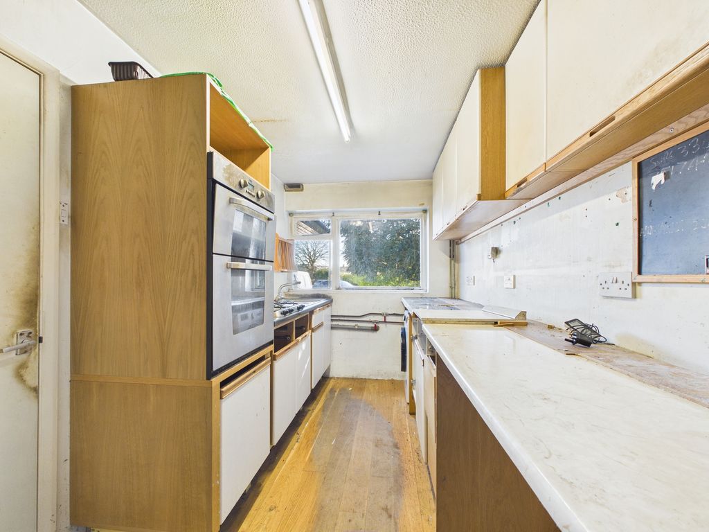 Property photo 2 of 10 Cam04018G0-Pr0492-Still002