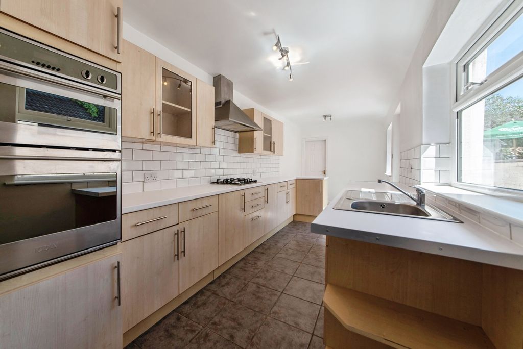 Property photo 2 of 19 Pbox-Img.Jpg