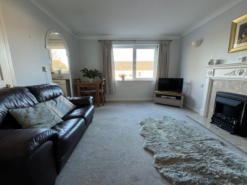 Property photo 2 of 8