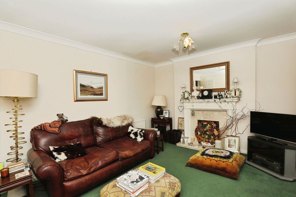 Property photo 3 of 19