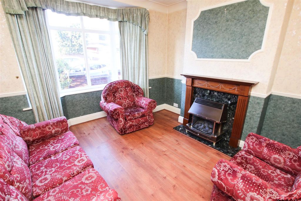 Property photo 2 of 14 Front Facing Reception Room