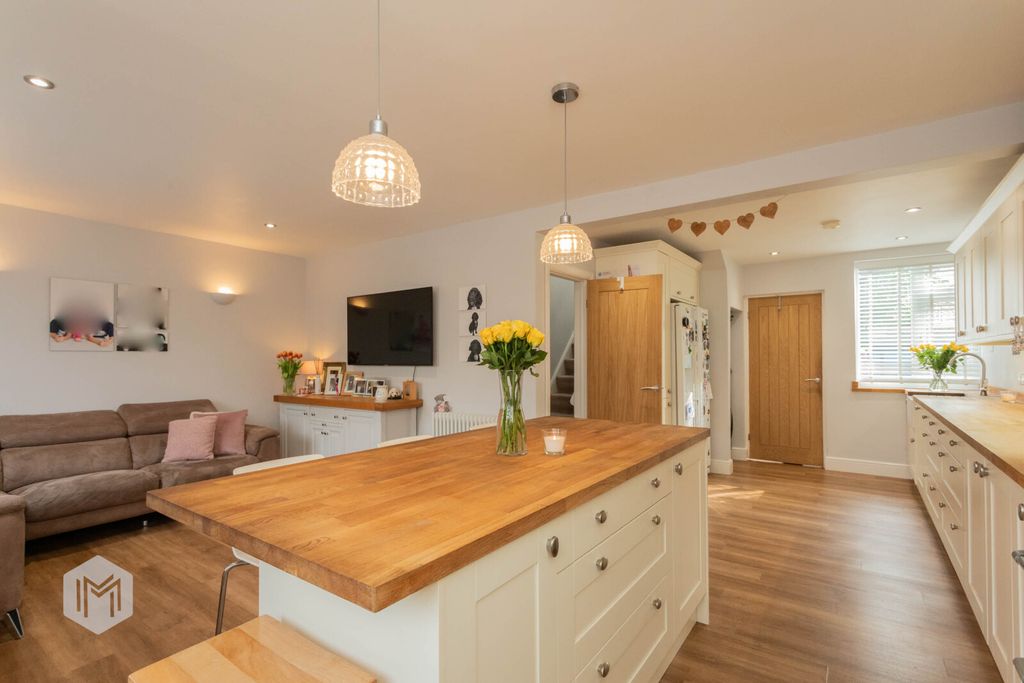 Property photo 2 of 23 Picture No. 14