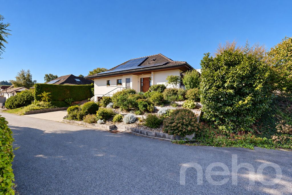 Property photo 3 of 12