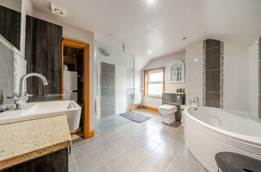 Additional image 15 of 4 bed terraced house for saleNew Road, Newtown, Powys SY16