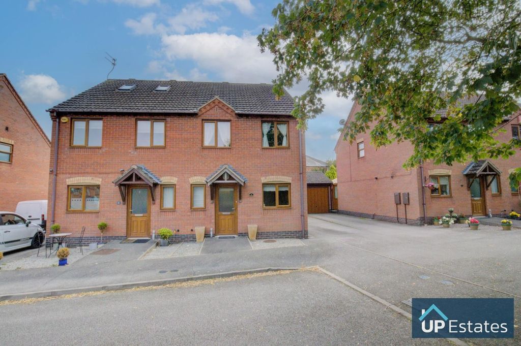 Property photo 1 of 15 Front Aspect