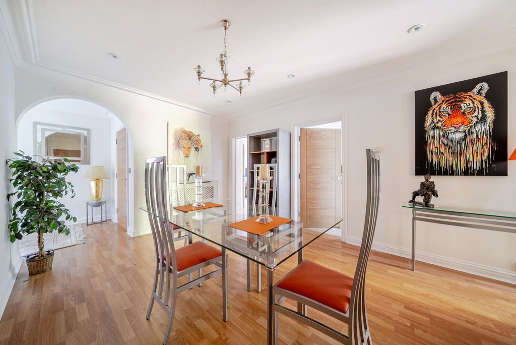 Property photo 2 of 16 1450812-16-69Ea55...
