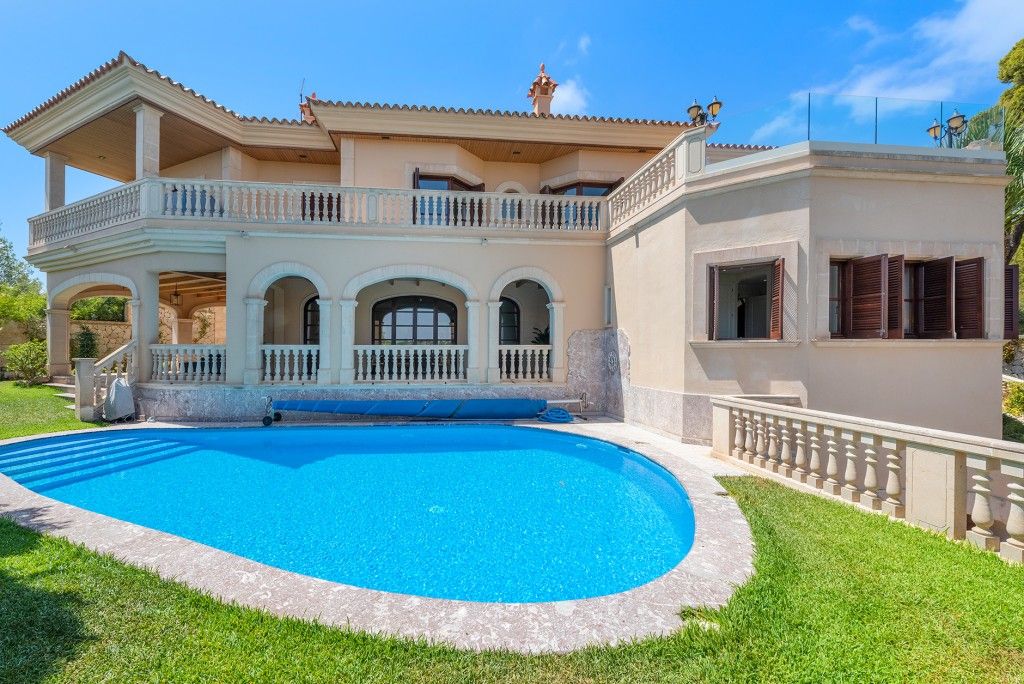 Property photo 2 of 20 Exterior And Pool