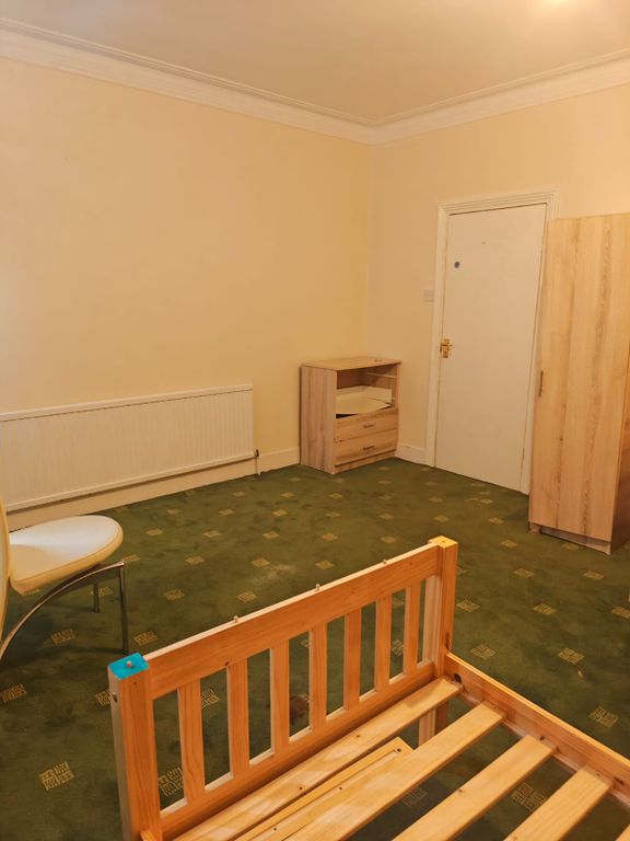 Property photo 2 of 25