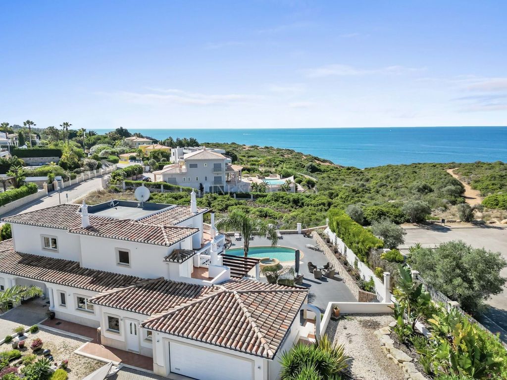 Property photo 2 of 30