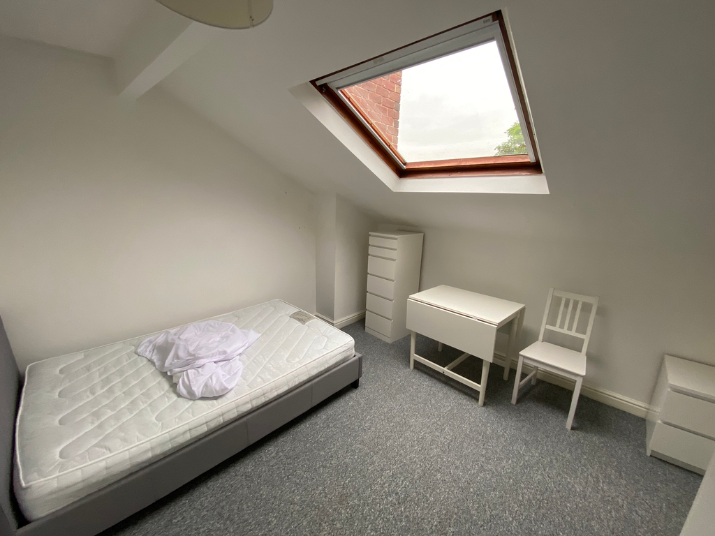 Additional image 6 of 4 bed flat to rentKelso Road, Leeds LS2