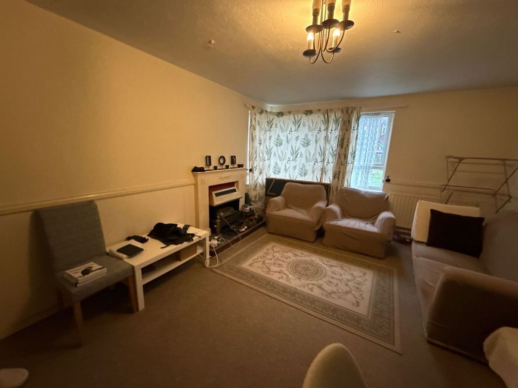 Property photo 2 of 6