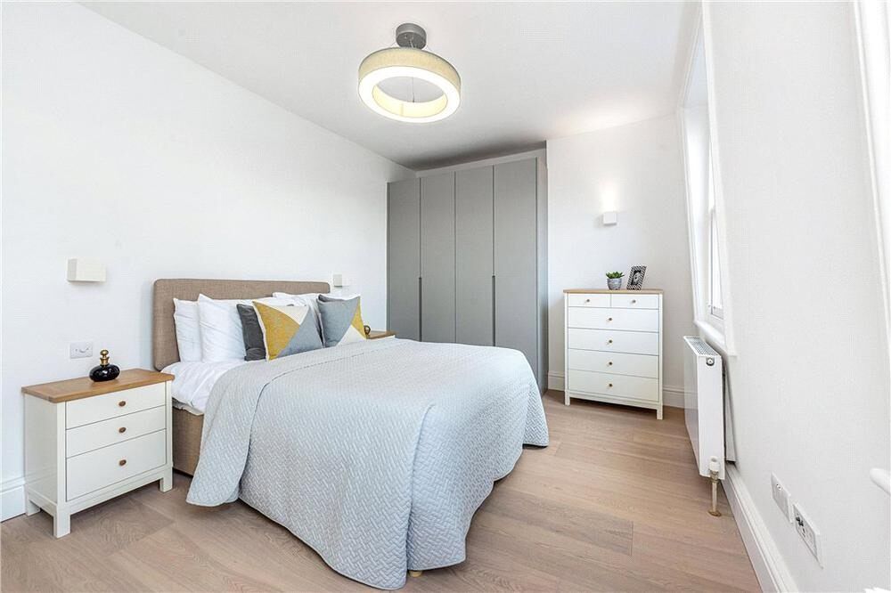 Property photo 3 of 11 Jll