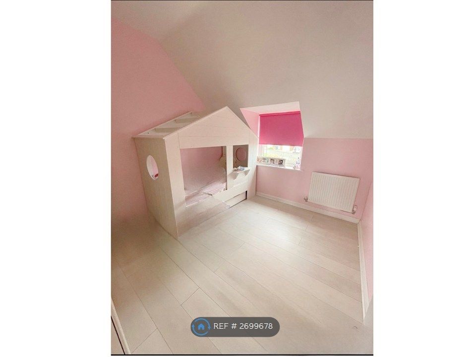 Property photo 3 of 12 Double Bedroom On Second Floor