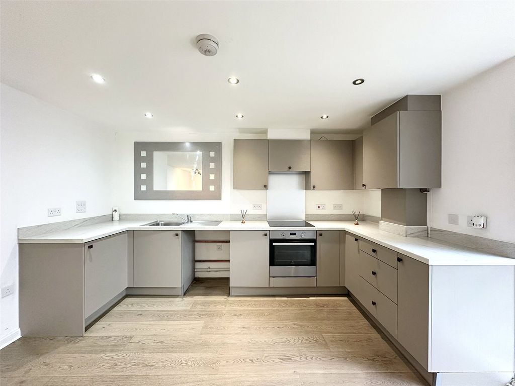 Property photo 3 of 14 Kitchen