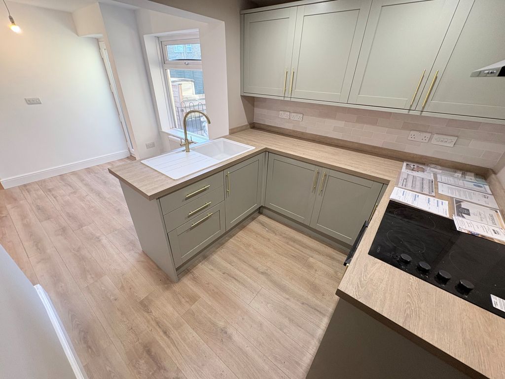 Property photo 1 of 17 Silver Street, Eynesbury Pe19 2Ts