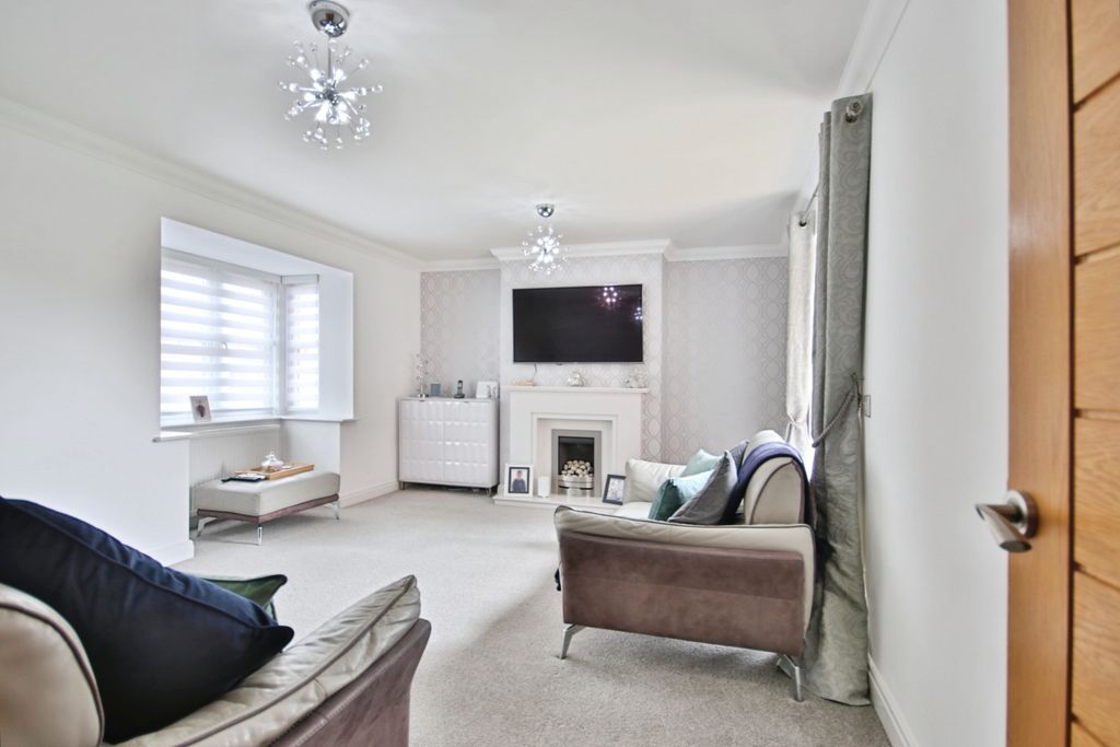 Property photo 3 of 24 4049958