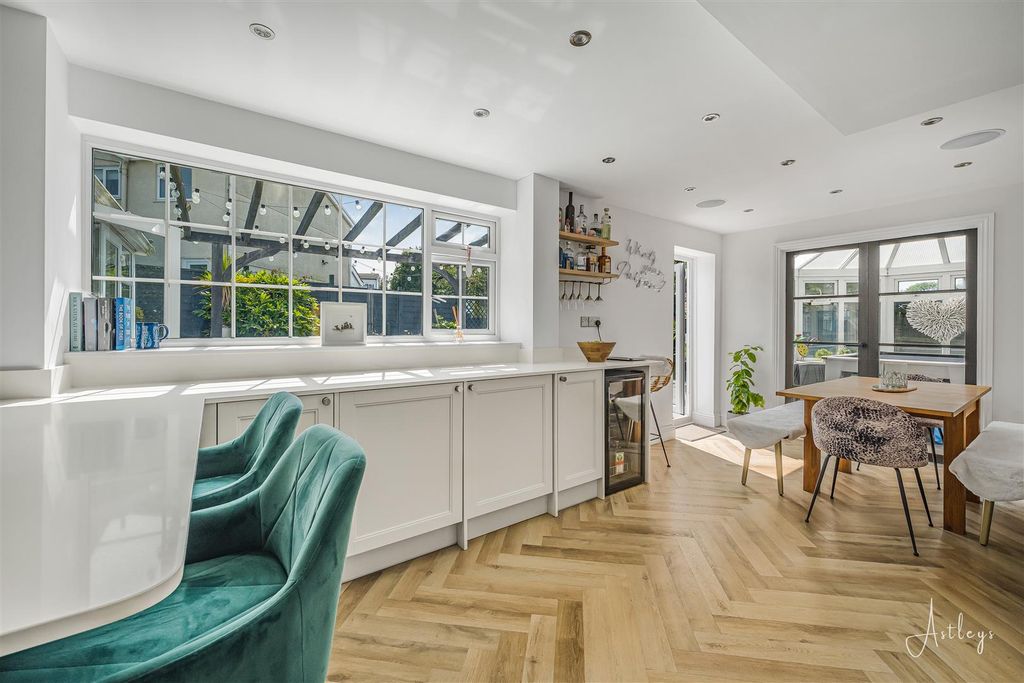 Property photo 3 of 37 Kitchen