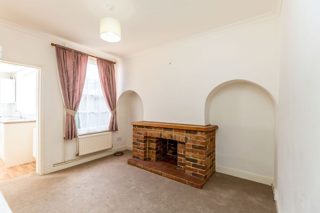 Property photo 3 of 10 ba01B276-9Ad1-44E2-8