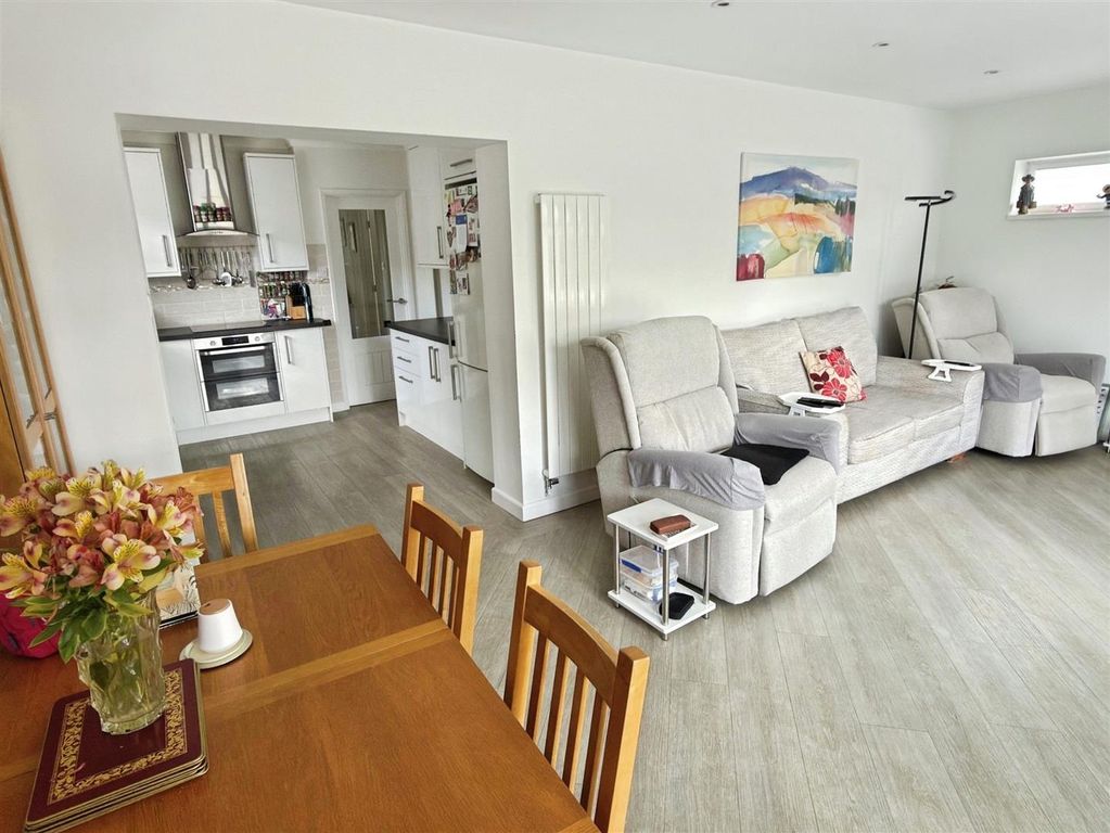 Property photo 3 of 18 Woods Loke West (18).Jpg