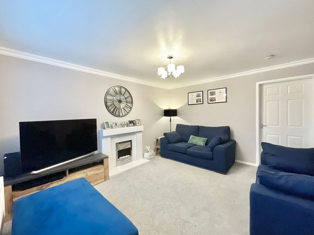 Property photo 2 of 23