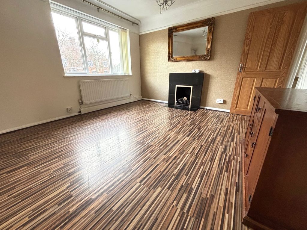 Property photo 2 of 8 Picture 2