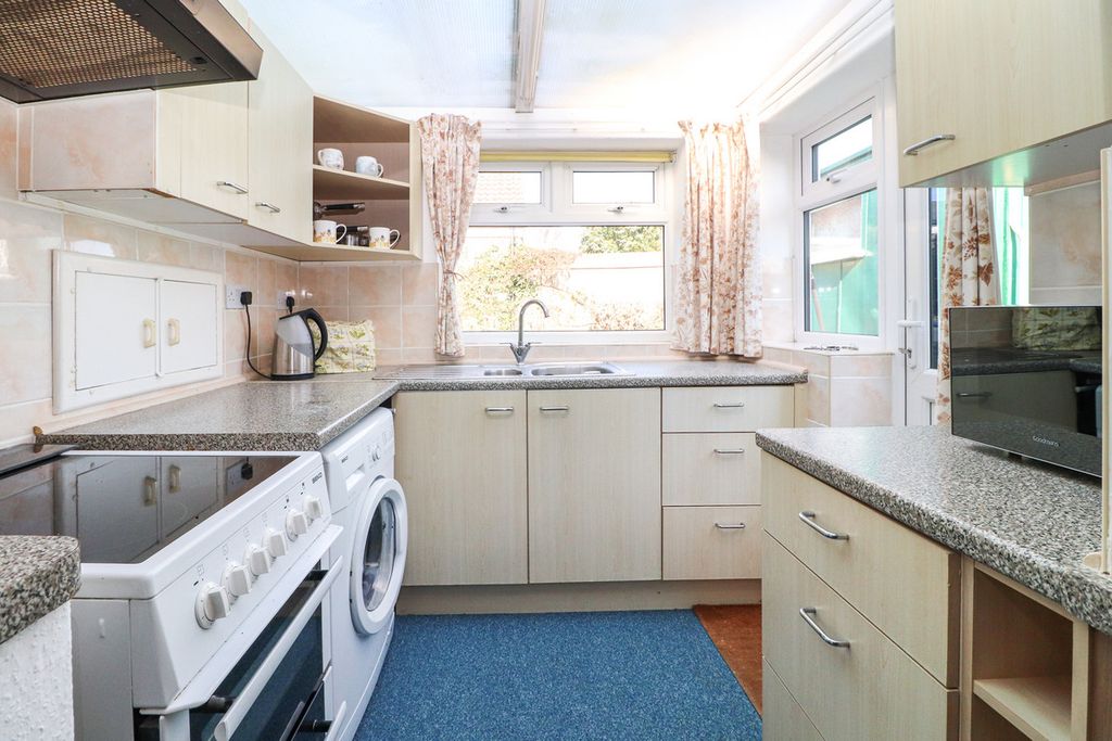 Property photo 2 of 19