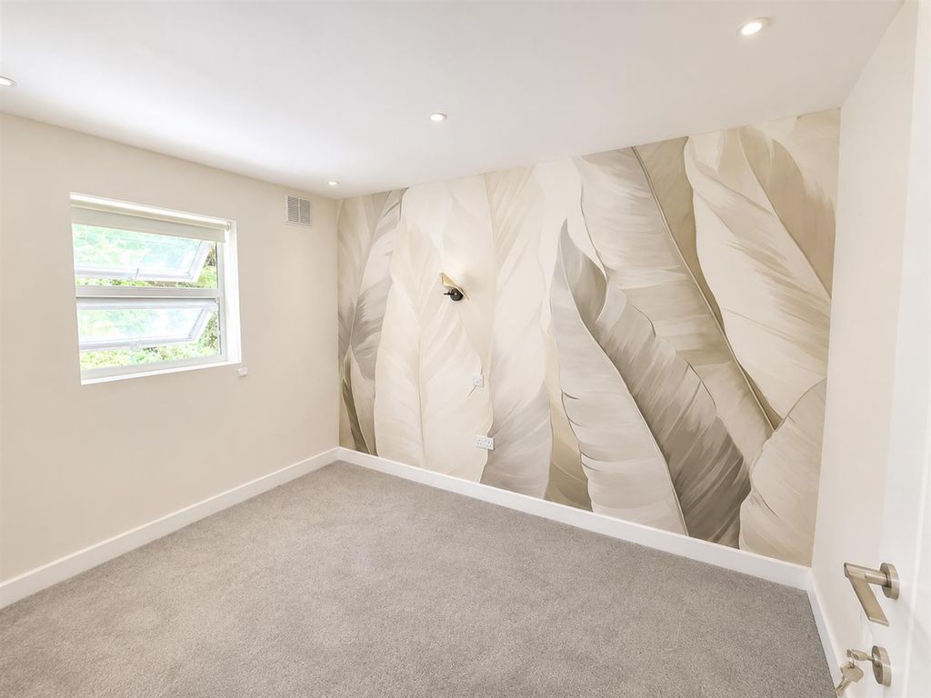 Property photo 2 of 5 2A0Abc59-E4E4-44Cb-B7Bf-88A4613ba36d.Png