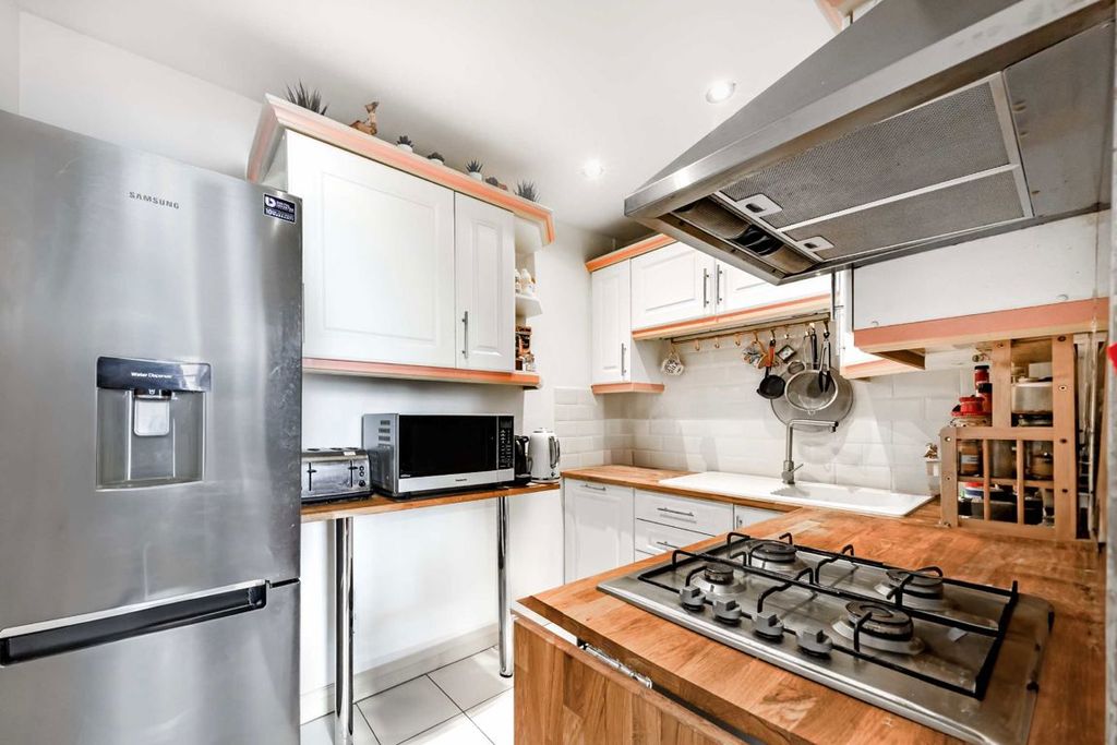 Property photo 3 of 5