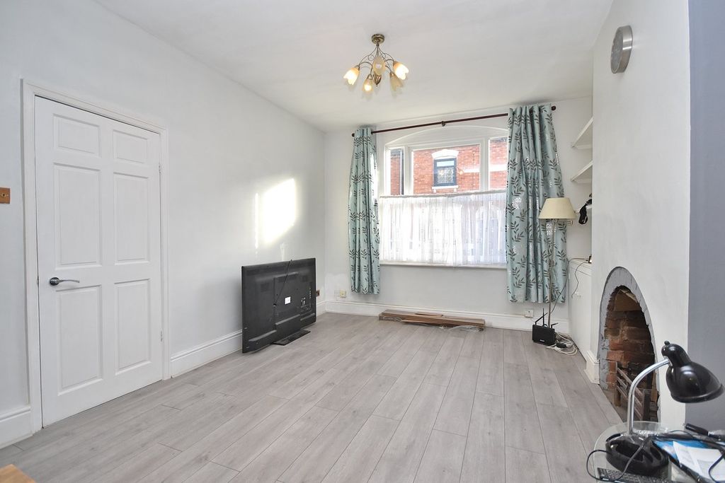 Property photo 2 of 8