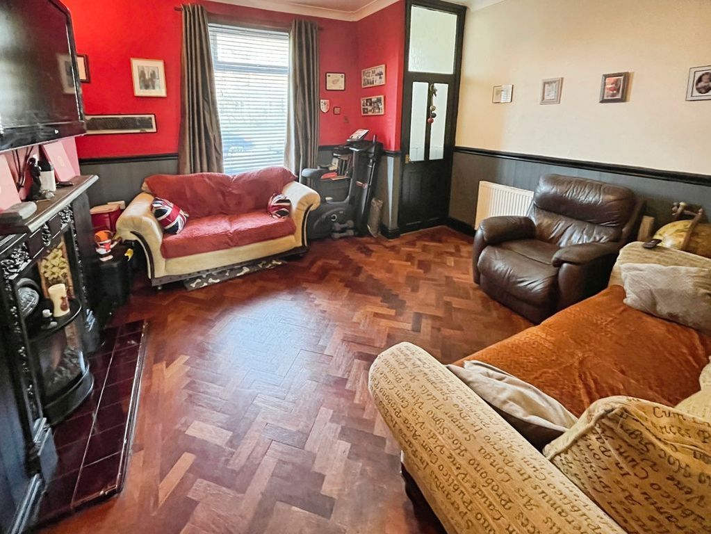 Property photo 2 of 11 Lounge