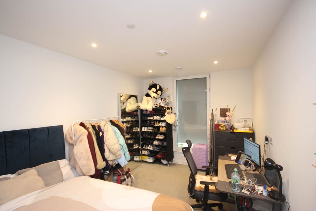 Property photo 3 of 8