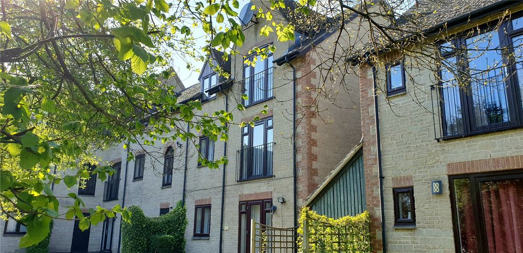 Property photo 2 of 19 Picture No. 40