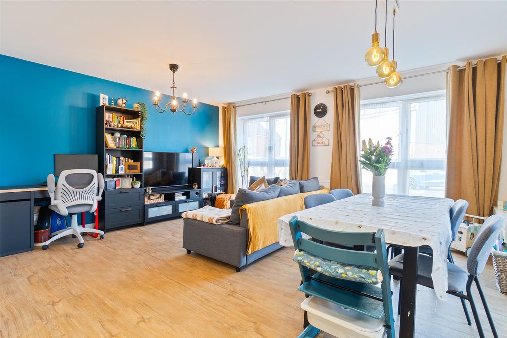 Property photo 3 of 18 Dsc08840-Edit.Jpg