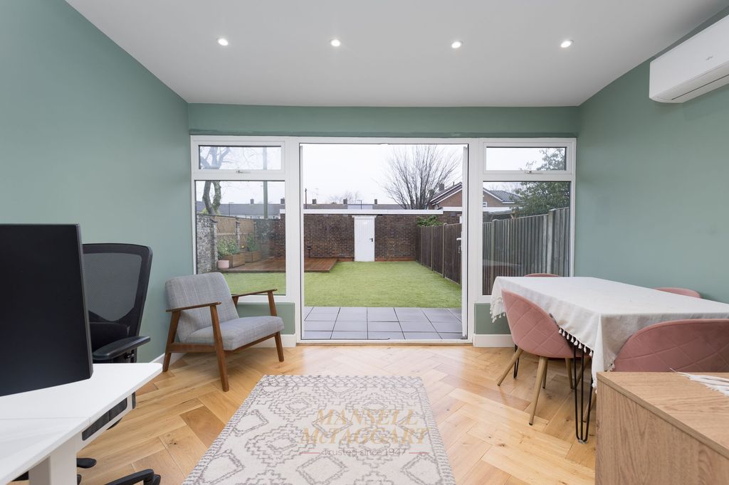 Property photo 2 of 25