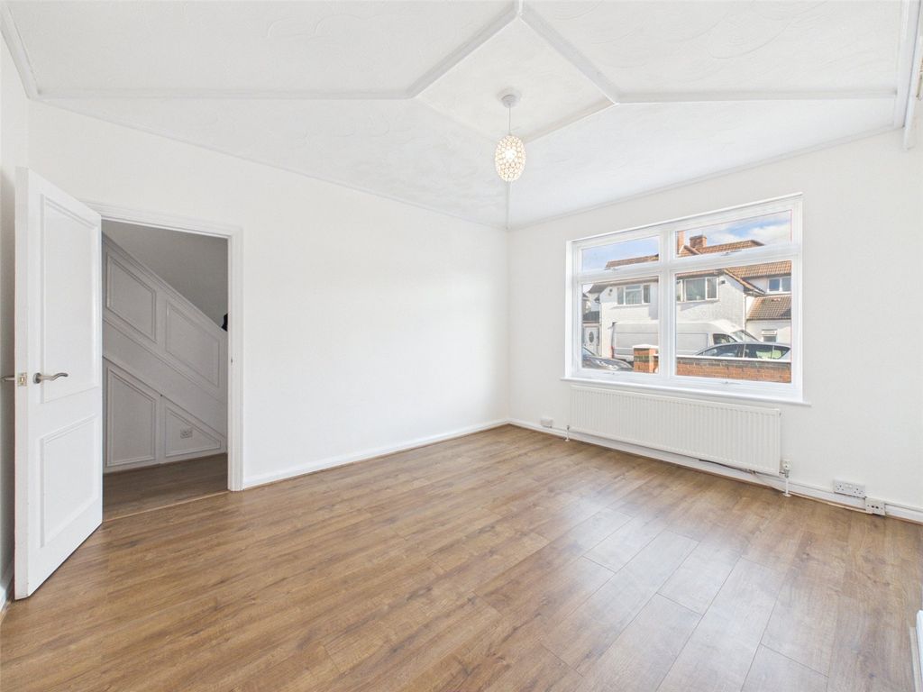 Property photo 2 of 17 Picture 2