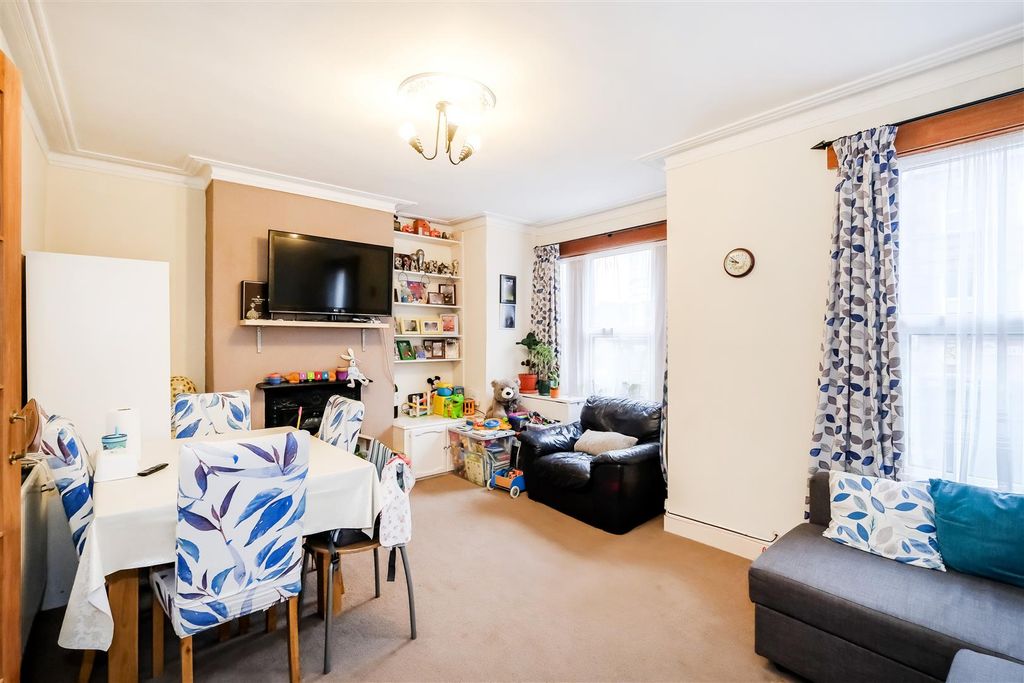 Property photo 3 of 14
