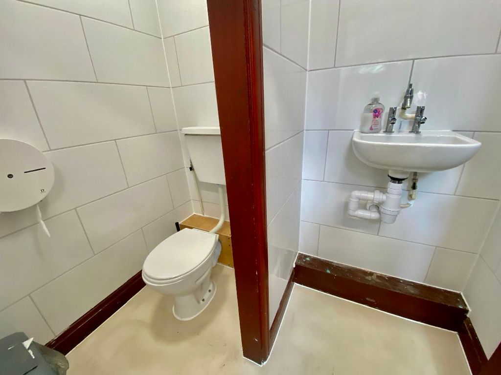 Property photo 3 of 5