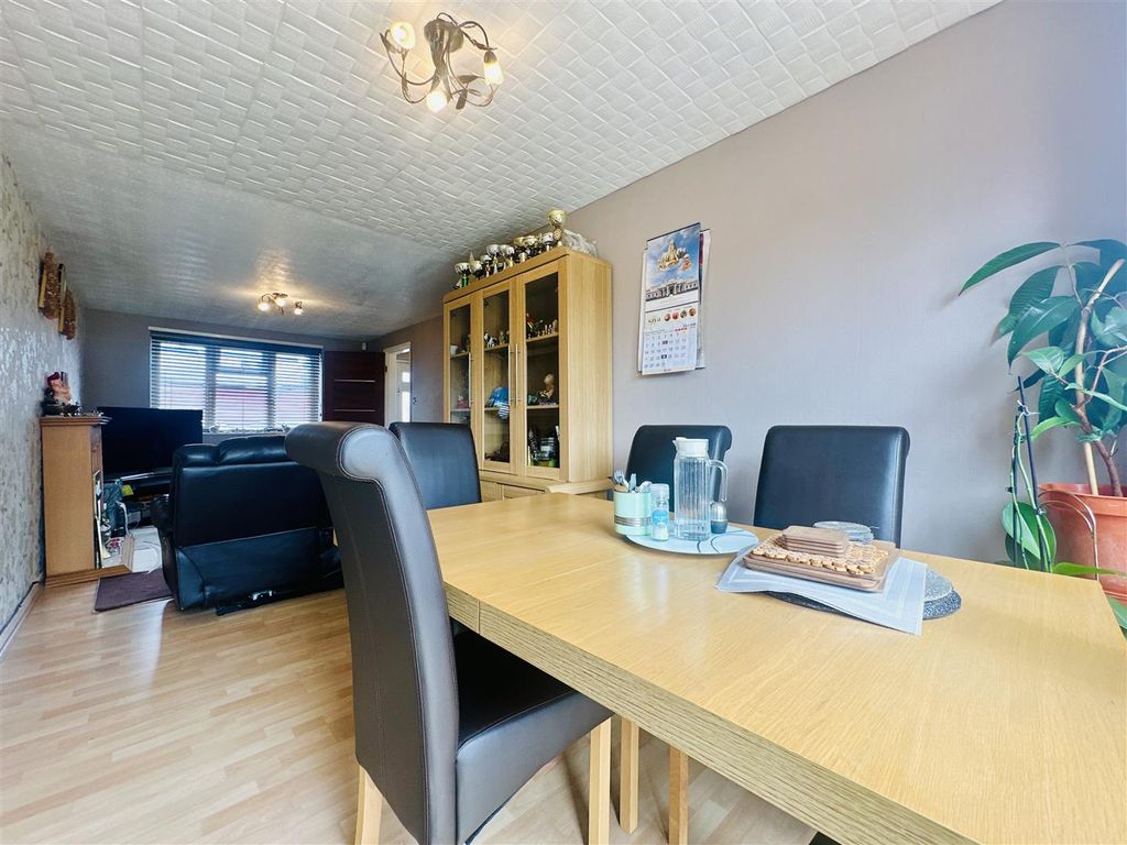 Property photo 3 of 14 Lounge And Diner