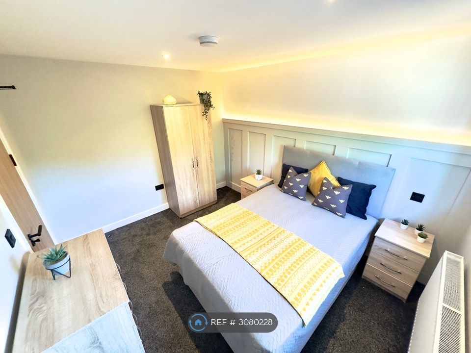 Property photo 1 of 28