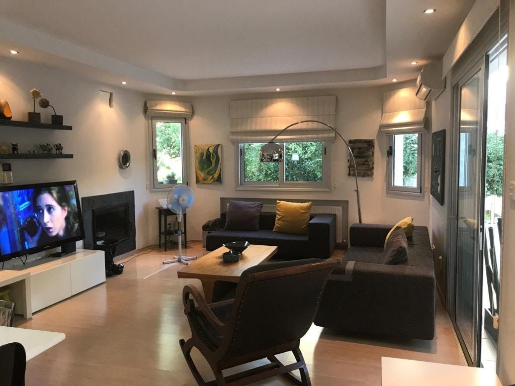 Property photo 2 of 21