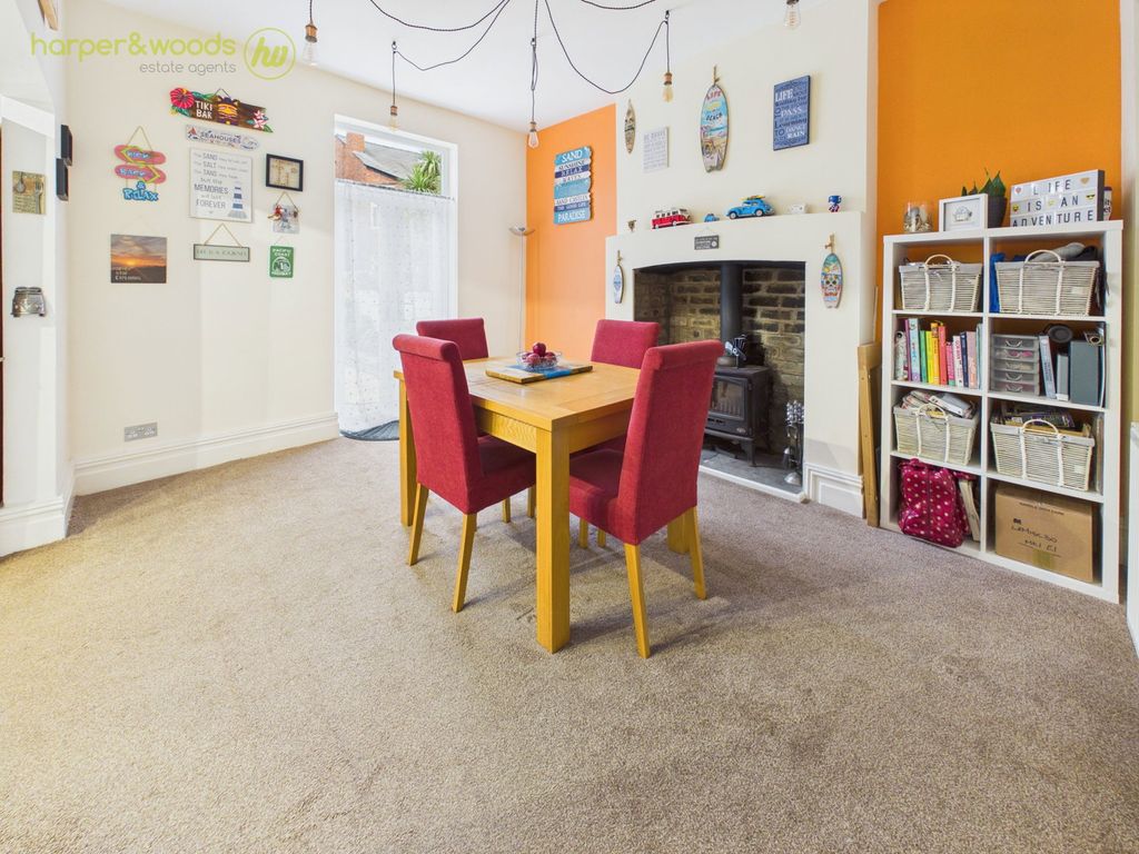 Property photo 2 of 35